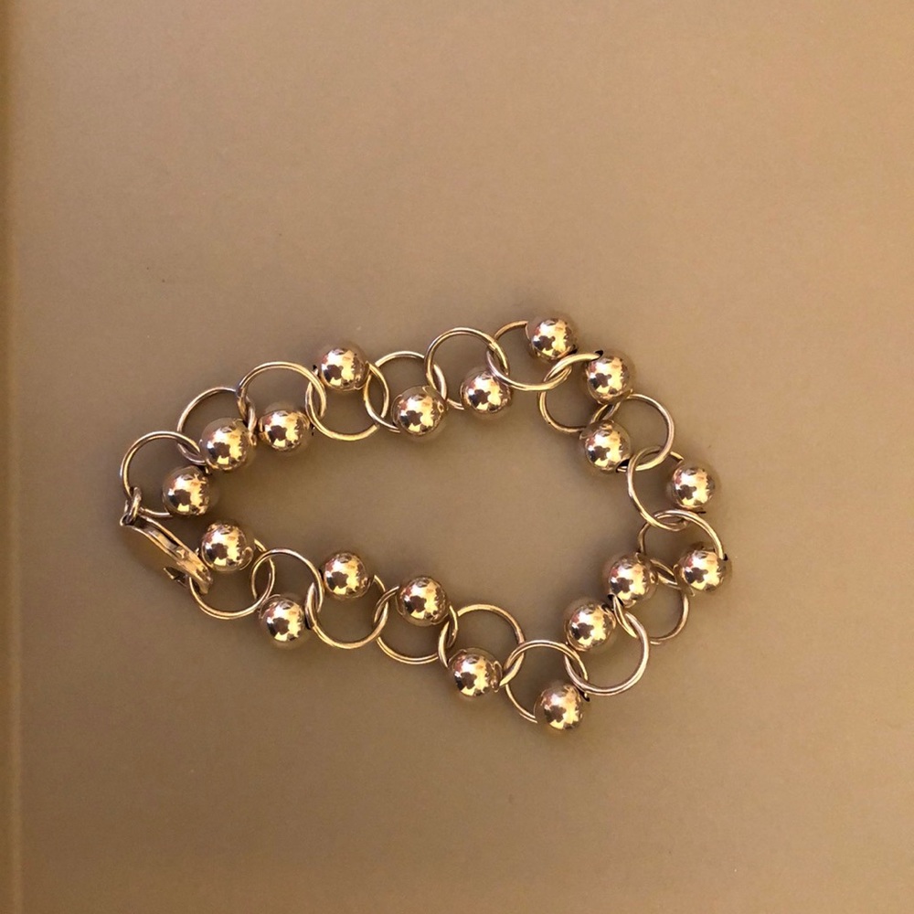 Sterling silver bracelet and beads move